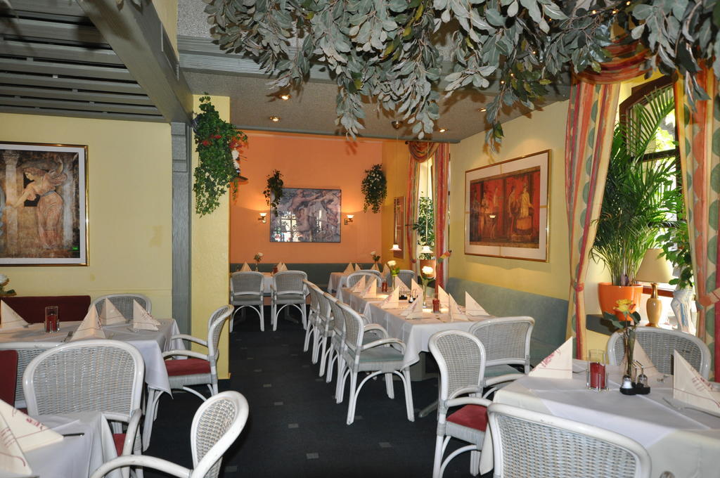 Hotel Restaurant "Athen" Munstermaifeld Exterior photo